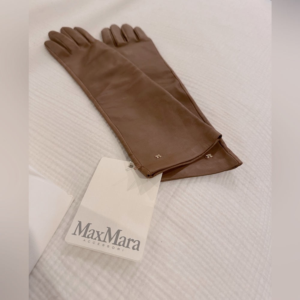 Max Mara Gloves NWT.